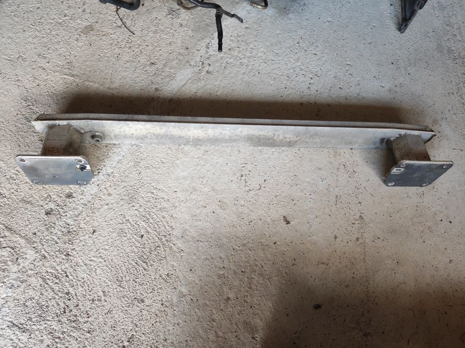 Основа(греда) под задната броня за Пежо-308SW(комби)