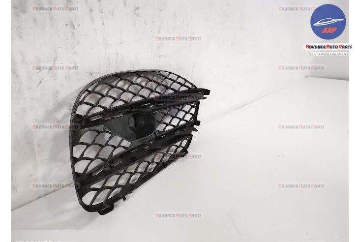 Оригинална лява решетка за фар Мерцедес-Бенц / Mercedes-Benz A-Class W