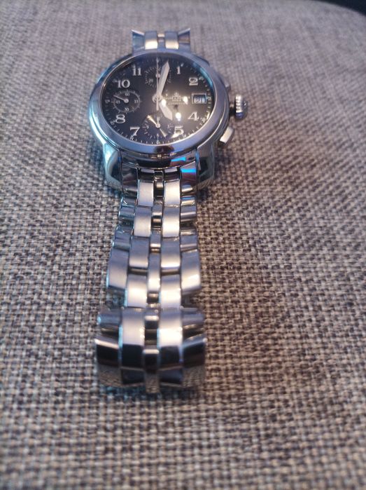Продавам швейцарски автоматичен хронограф Baume & Mercier