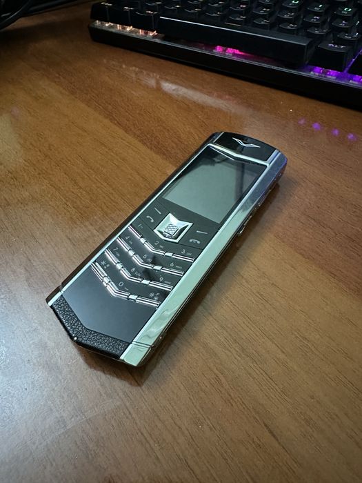 Vertu (Black-Silver)