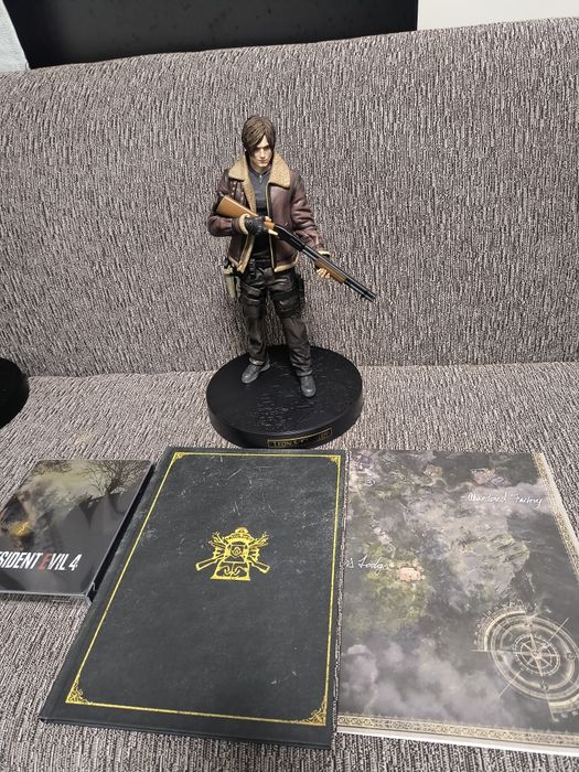 Resident Evil 2, 3, 4, 8 Village Collectors edition PS4 PS5