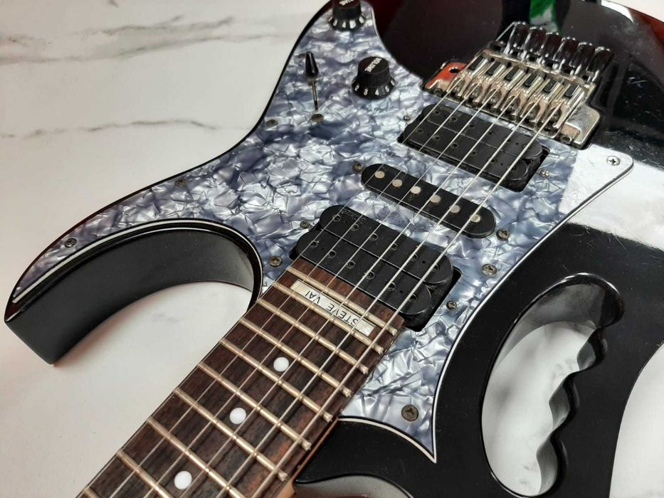 UP Bucuresti/ Chitara Ibanez JEM555BK Steve Vai Signature/ Garantie