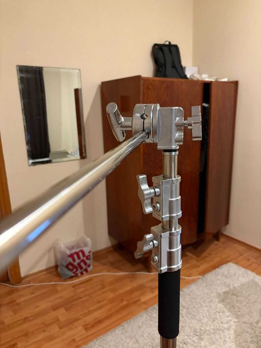 Абсолютно новый C-stand (стойка)