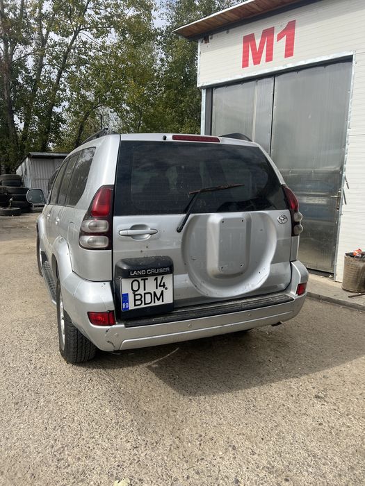 Dezmembrez Toyota Land Cruiser 2006