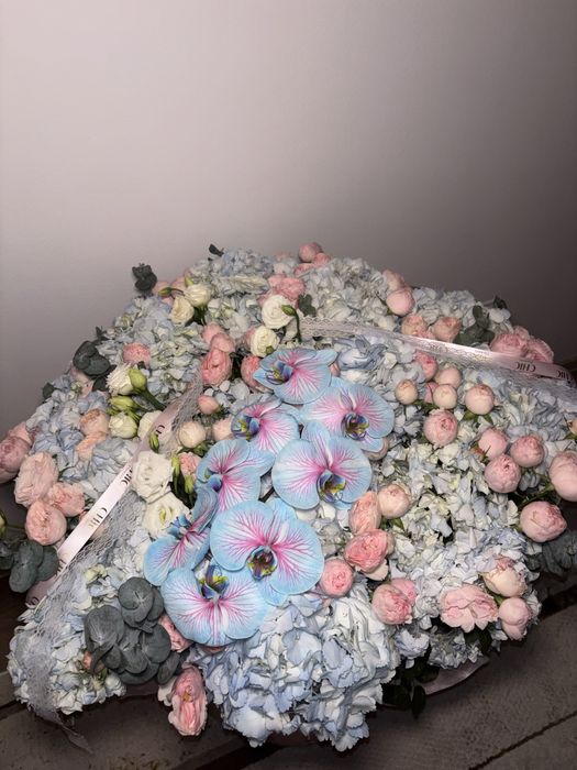 Продам огромный букет цветов