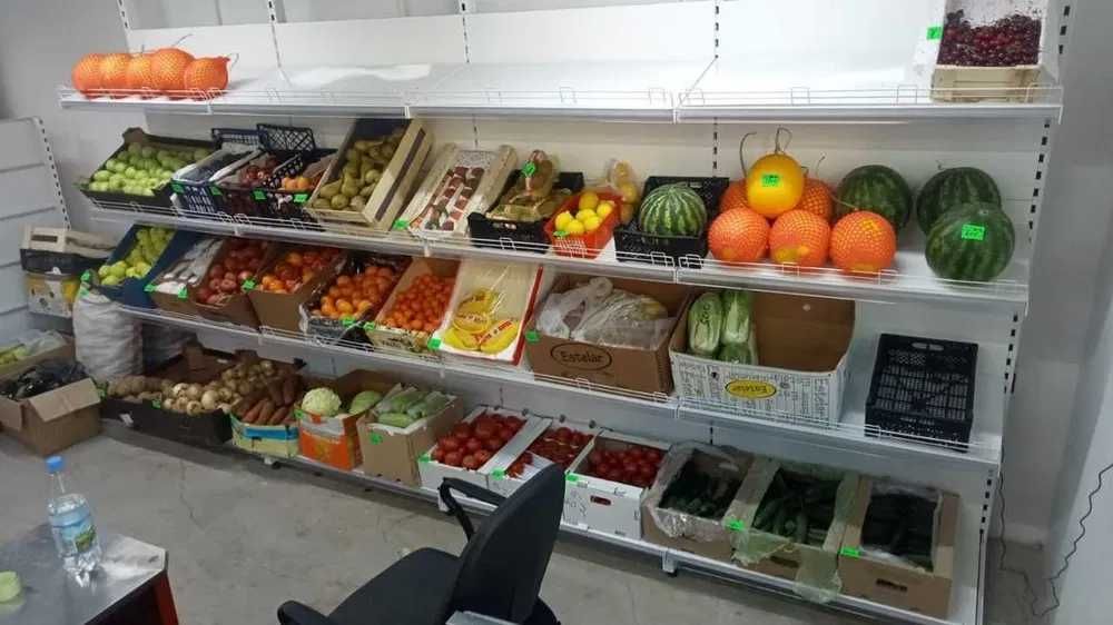 Металлические полки, островные стеллажи, витрины торговые для магазина