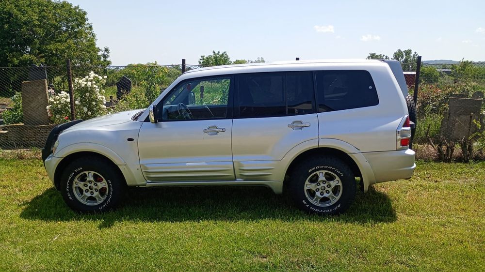 Vând Mitsubishi Pajero 3.2