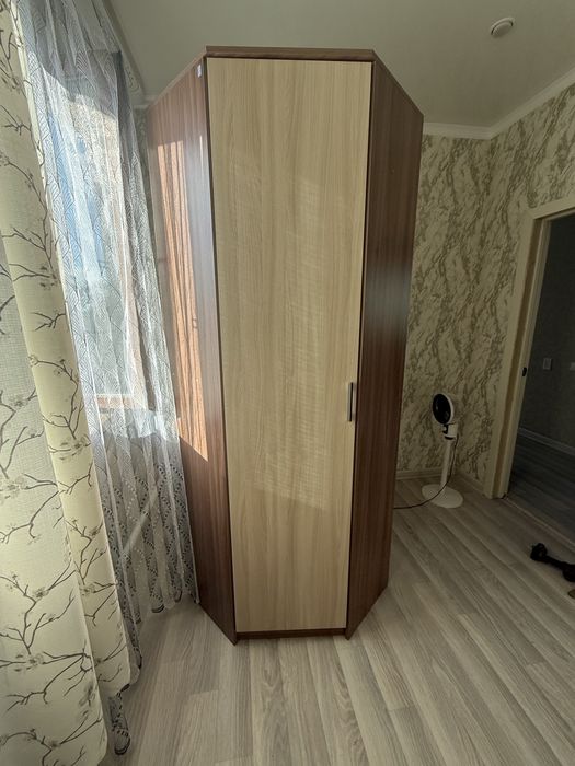 Продам угловой шкаф цена 30000