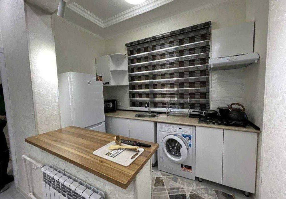 Квартира продаётся Чиланзар 3 квартал 2в3/4/4 меб тех метро Хамза 5 ми