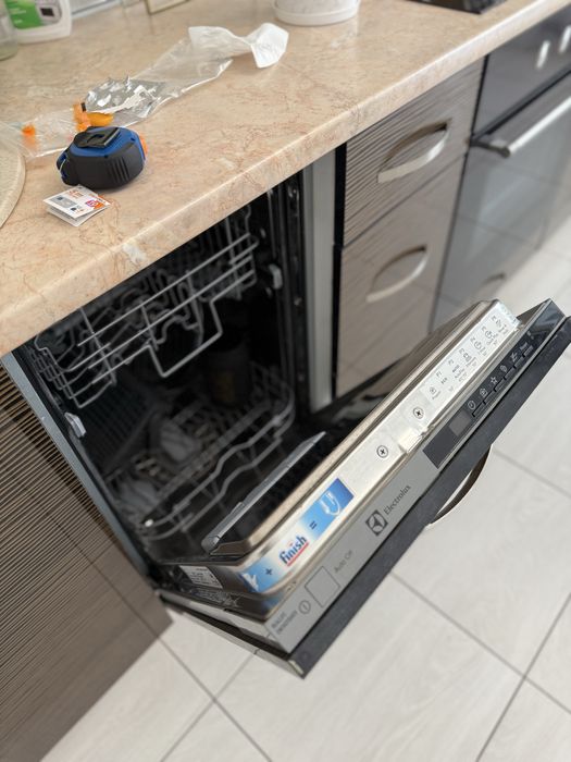 Посудомоечная машина Electrolux