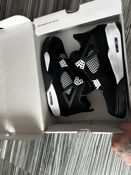 Air Jordan 4 Retro Black White sneakers premium marimea 41 noi in cutie