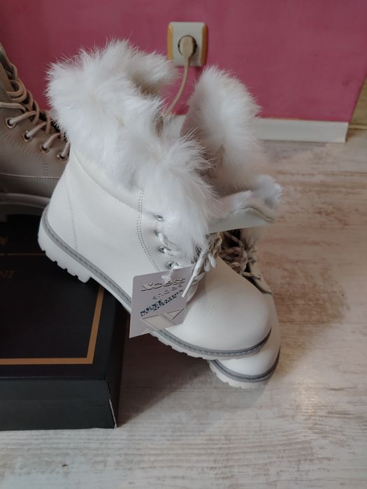 Чисто нови топли боти