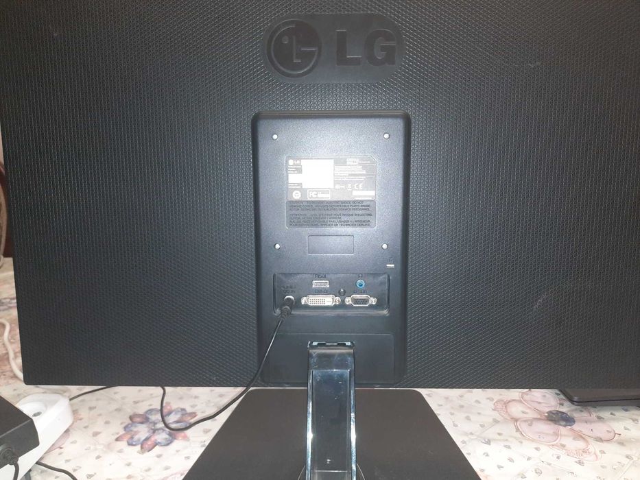 Монитор Lg flatron 27 дюм led  Vga+Dvi+Hdmi портом в идеале