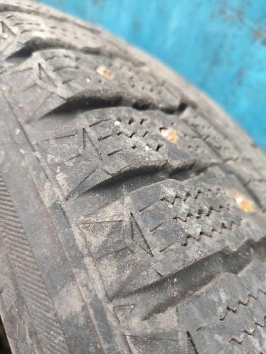Продам зимние шины 18 диам.