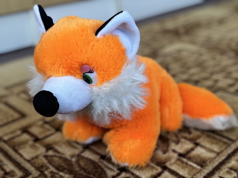 Срочно!!! Продам 2 игрушки  «лисенок» и “hello kitty»