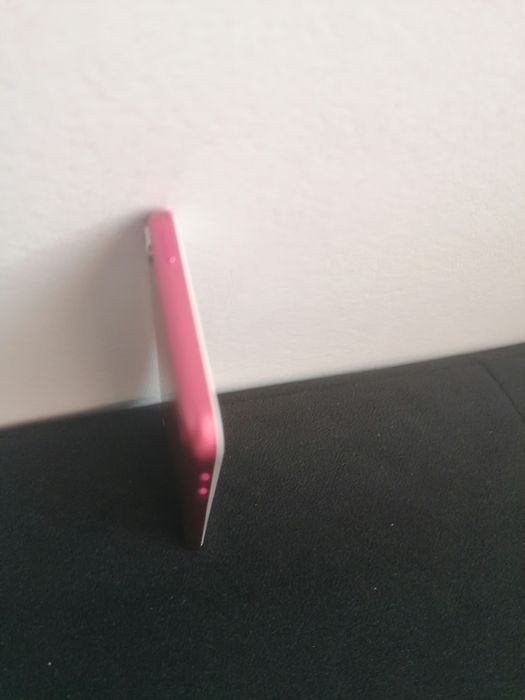 Продавам Apple IPod touch 5th-A1421-розов цвят
