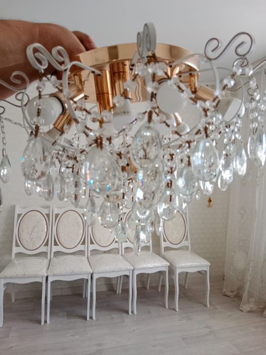 Продается люстра