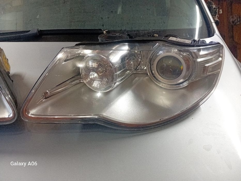 Far xenon stanga/dreapta pentru vw touareg 7L 2006/2007/2008/2009