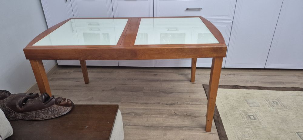 Стол гостинный/обеденный