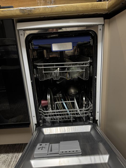 Продам посудомоечную машину Hansa MaxIspace