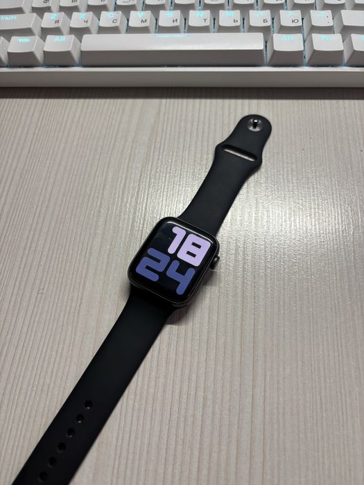 apple watch SE2 44MM