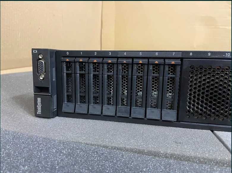 Сървър Lenovo SR650 2*Xeon Gold 6138 40c, 32GB DDR4, 7.2TB SAS HDD, RAID 930-8i