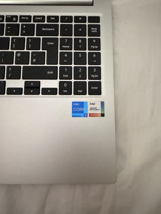Laptop Samsung Galaxy Book 750XDA