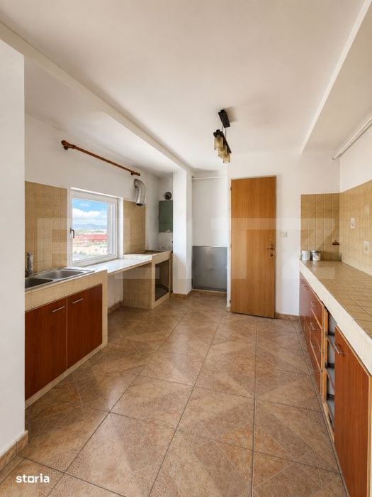 Apartament 4 camere , 143 mp, zona Mihai Eminescu — fotografia 3