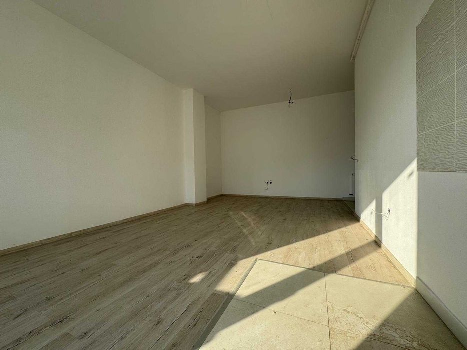 Vand apartament la parter, zona Tractorul-Brasov
