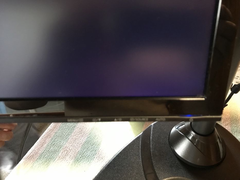 Samsung EX2020 Series Business Monitor x 2+стойка за двата и кабели