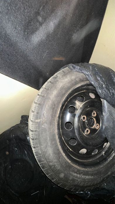 Зимние шины с дисками 185/65 R15