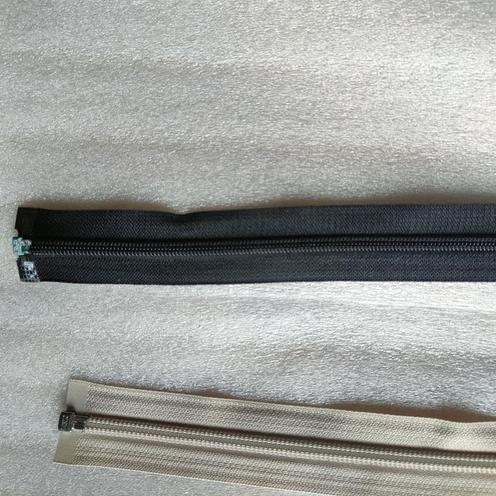 Vând ieftin fermoare