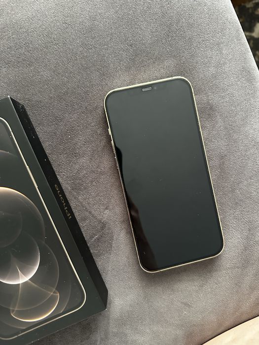Iphone 12 Pro Max Gold с подарък