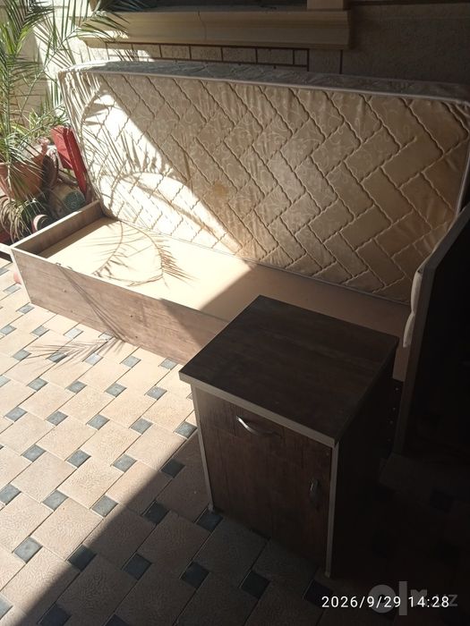 Mebel spalniy bir kishilik zòr holatda