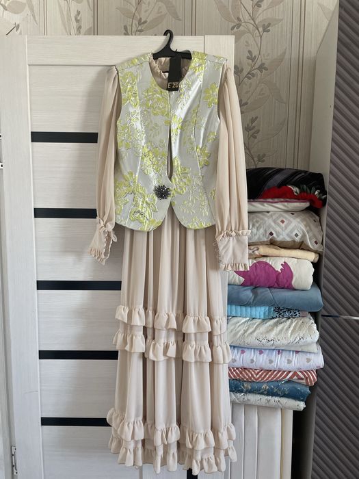 Почти жаңа көйлек сатылады