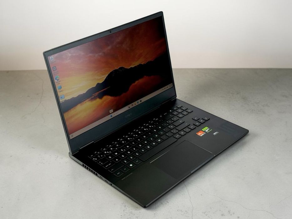 HP Omen 16" 165Hz Ryzen 7 7840HS 16RAM 1TB RTX 4070 8GB VRAM Перфектен! Гаранция!