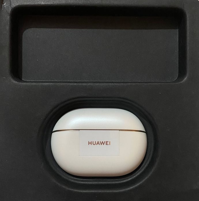 Продавам чисто нови слушалки HUAWEI