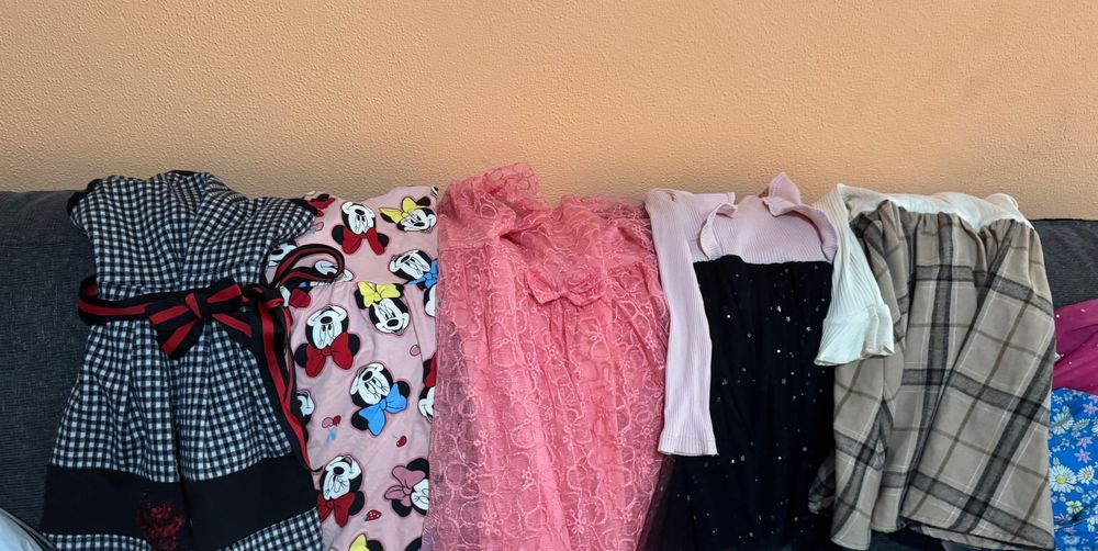 Rochițe în stare foarte bună pentru fetițe 4-5,5-6 ani