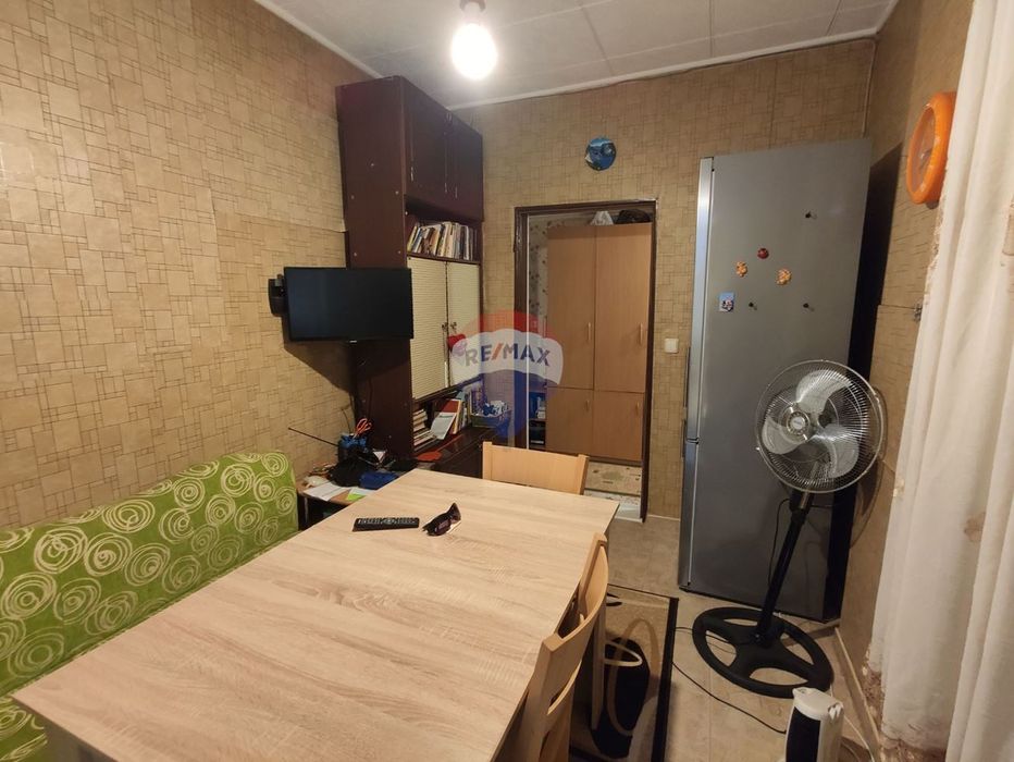 Апартамент с три отделни стаи, ж.к. Владислав Варненчик, гр. Варна П.