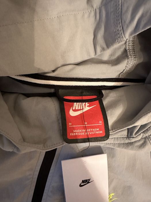 Продается ветровка Nike