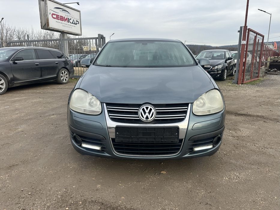 VW Jetta 1.6fsi - НА ЧАСТИ