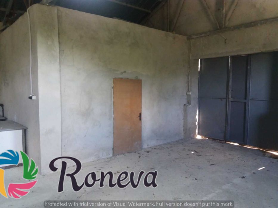 Урегулиран поземлен имот 2550 м2 и склад 874 кв с.Левски