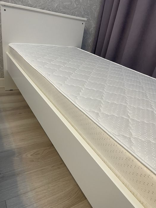 Продам кровать с матрасом 200х80см