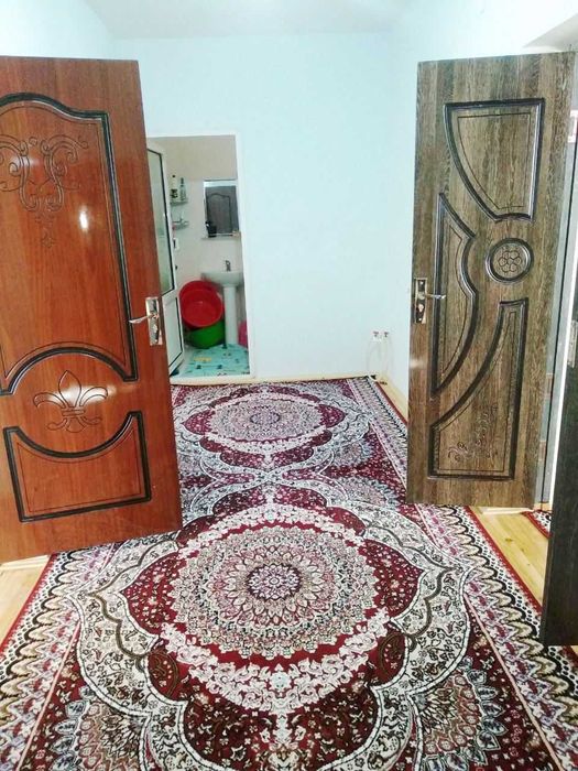 Жиззах шаҳар Бунёдкор маҳалласи Сулола тўйхонаси орқасида уй сотилади