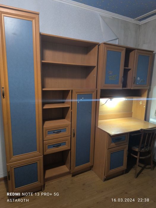 Продам гарнитур в детскую комнату