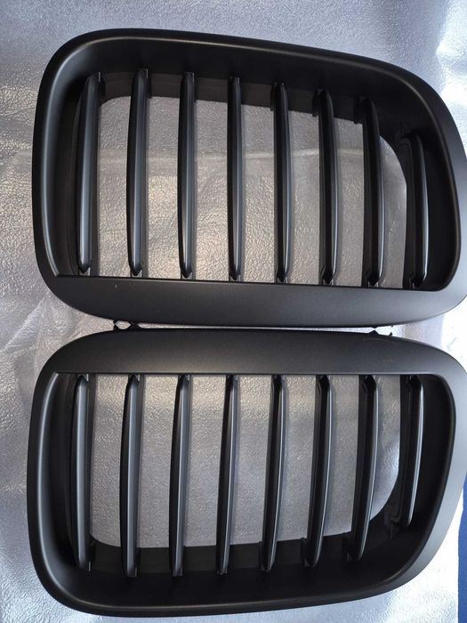 Grile capota BMW E46 intre 1998 si 2001 nonFacelift Sedan negru mat