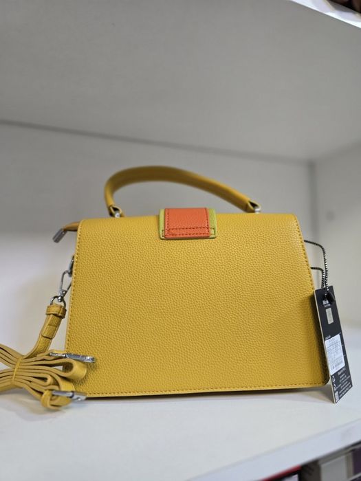 Елегантна дамска чанта в 7 цвята - компактна и стилна за всеки повод