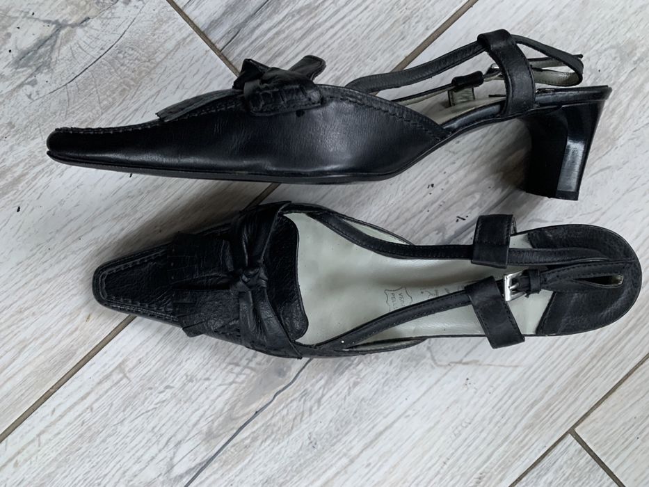 Pantofi model cu fundita, din piele naturala marimea 39