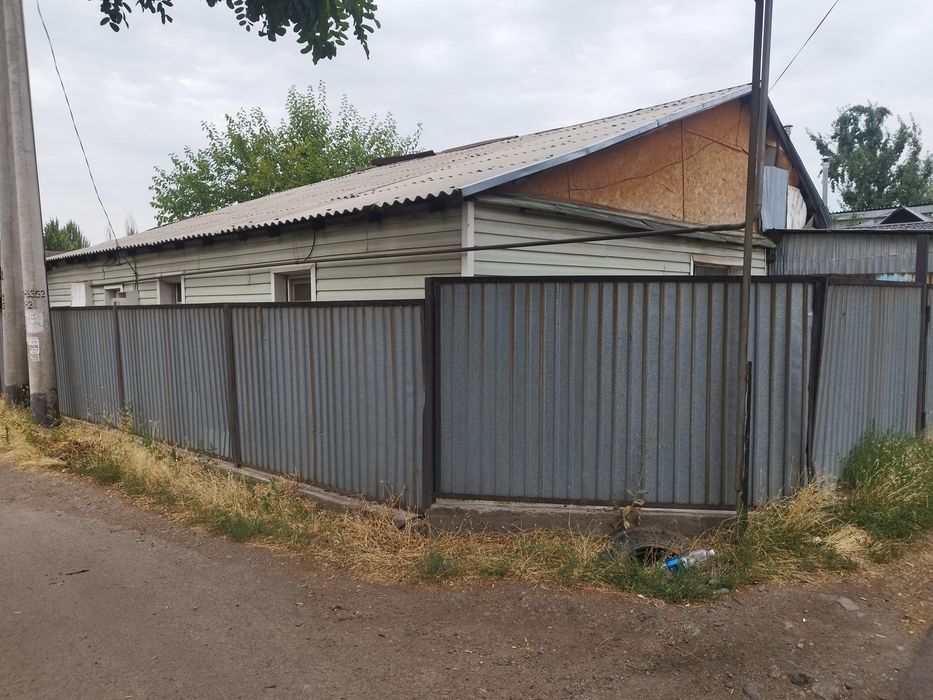 Полдома 3 комнаты 2 сотки