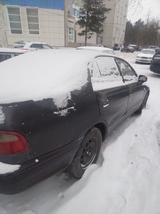 Тойота Карина е. На ходу.